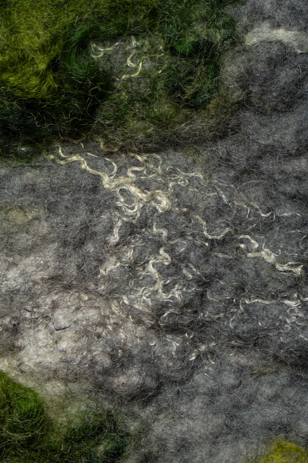Quiet Growth Along the Granite Folds