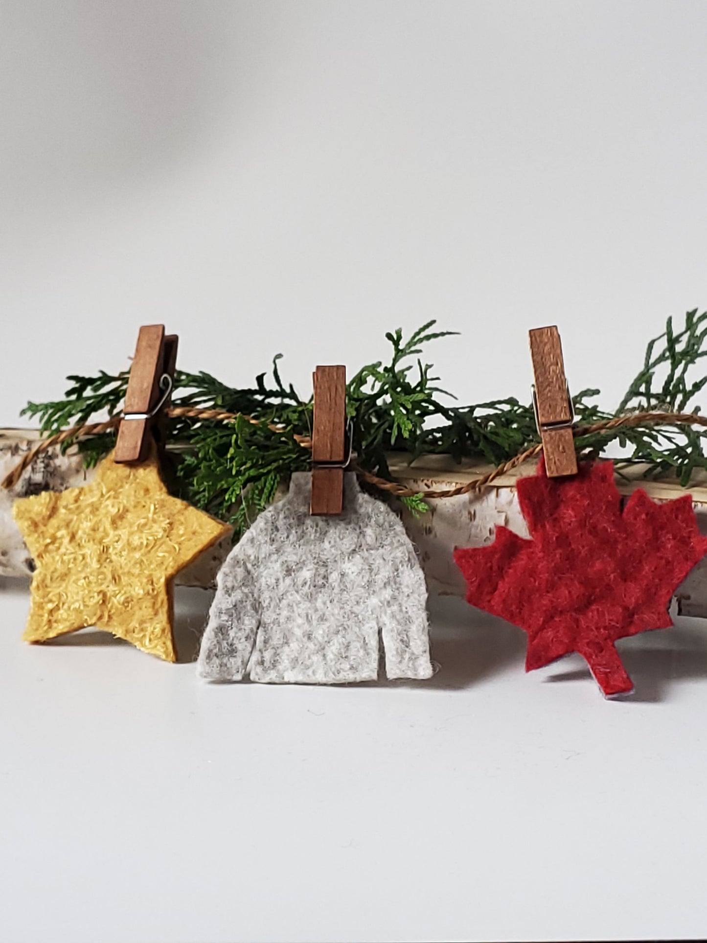 Golden Felted Stars Garland Set