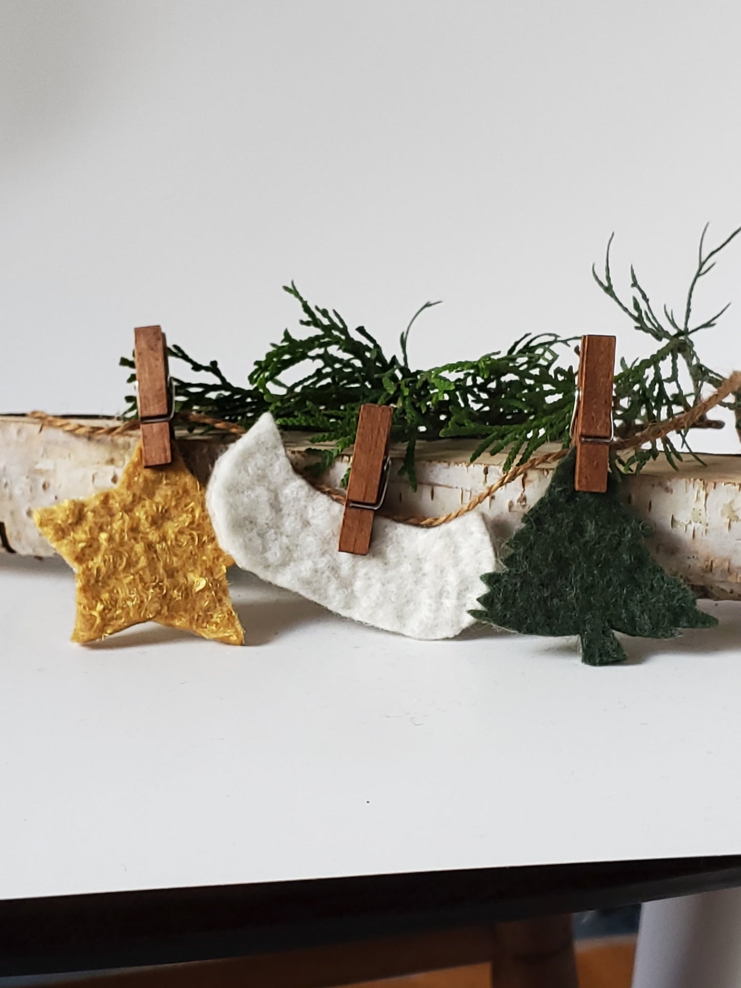 Golden Felted Stars Garland Set