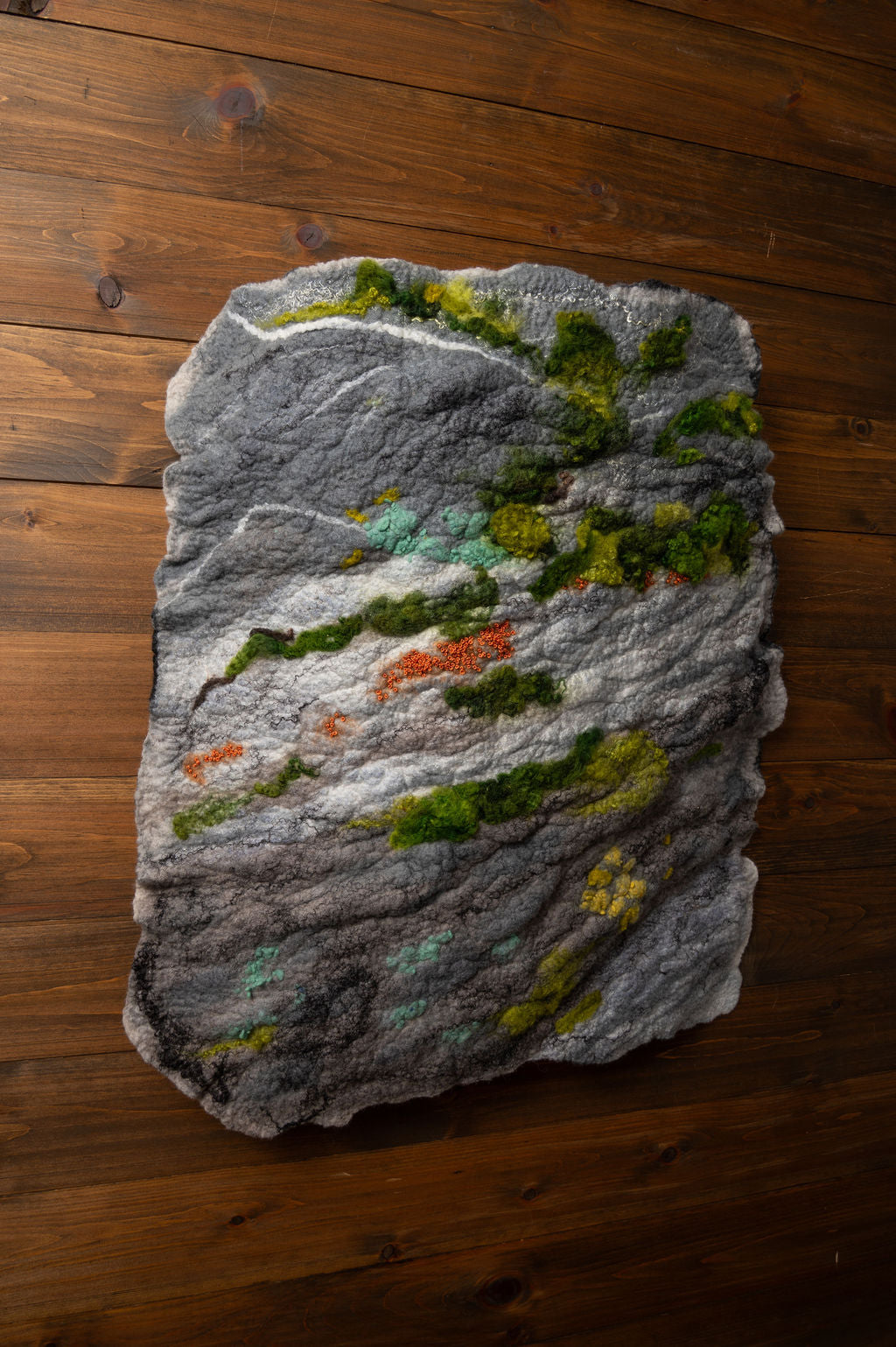 Quiet Growth Along the Granite Folds