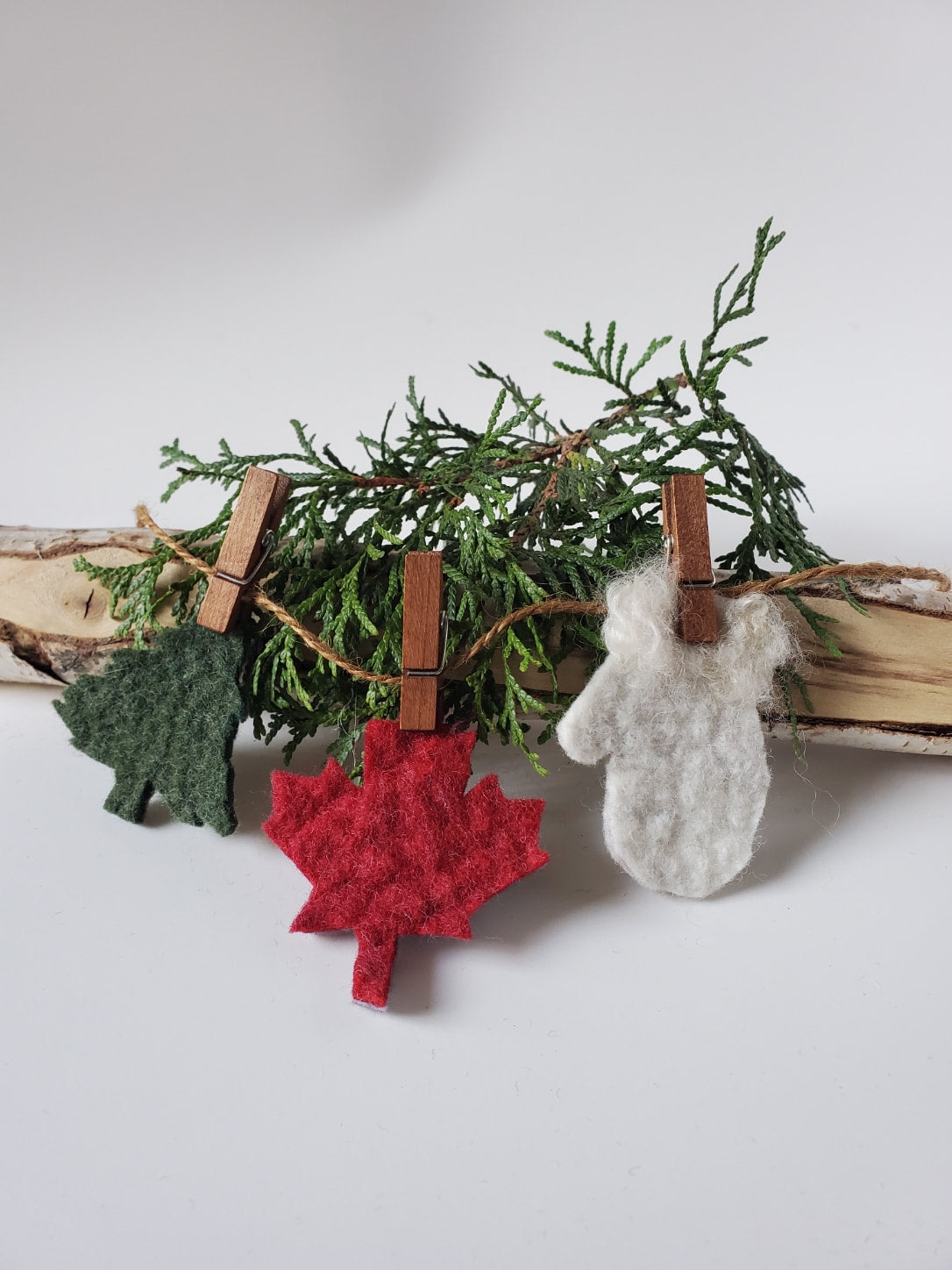 Green Felted Pine Tree Garland Set